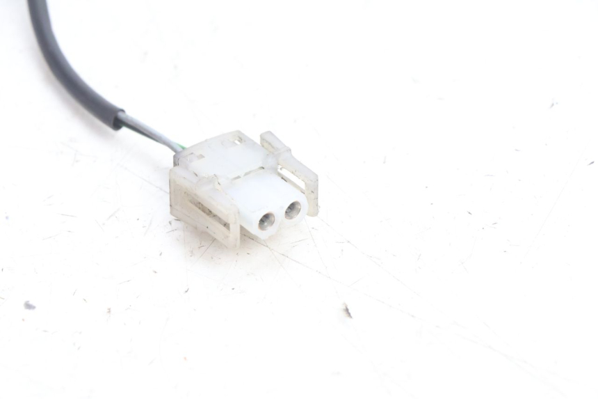 photo de CONTACTEUR FEU STOP GAUCHE BMW C1 125 (2000 - 2003) - Autre angle de vue
