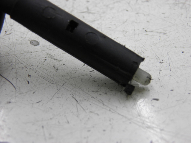 photo de CONTACTEUR FEU STOP GAUCHE EUROCKA RETRO 50 (2007 - 2014) - Gros plan technique