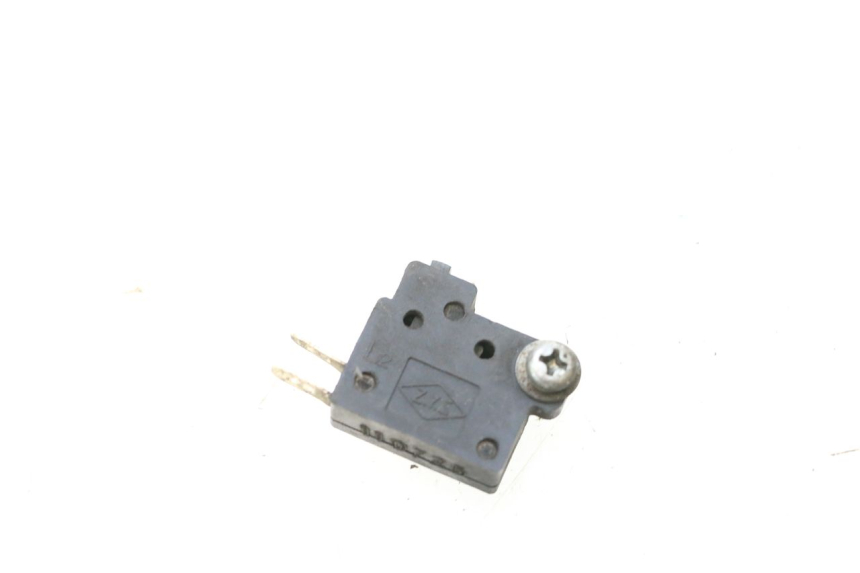 photo de CONTACTEUR FEU STOP GAUCHE SYM GTS EVO 125 (2009 - 2013) - Vue principale