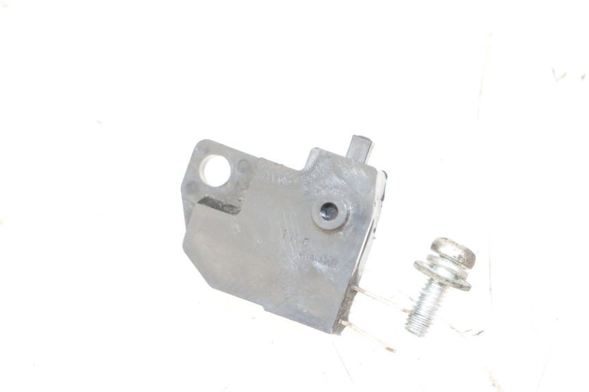 photo de CONTACTEUR FEU STOP GAUCHE PEUGEOT SATELIS 125 (2013 - 2018) - Zoom état d’usage