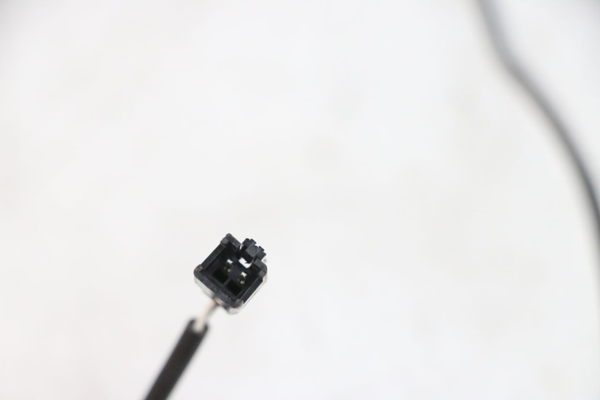 photo de CONTACTEUR FEU STOP GAUCHE DUALTRON VICTOR LIMITED 1 - Autre angle de vue