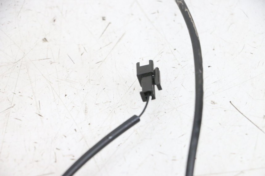 photo de CONTACTEUR FEU STOP GAUCHE DUALTRON VICTOR LIMITED 1 - Gros plan technique