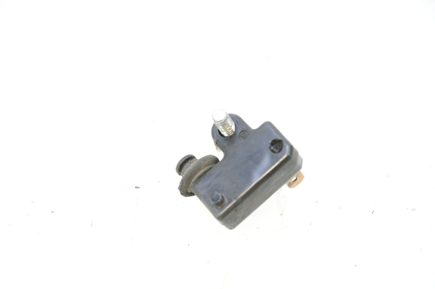 photo de CONTACTEUR FEU STOP GAUCHE YAMAHA X-MAX XMAX 125 (2010 - 2013) - Zoom état d’usage