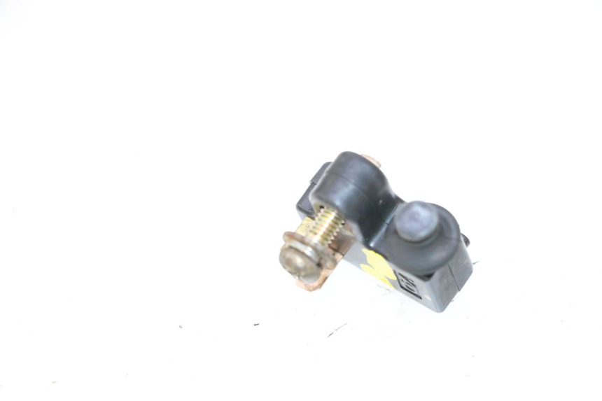 photo de CONTACTEUR FEU STOP GAUCHE YAMAHA XMAX X-MAX 125 (2006 - 2009) - Autre angle de vue