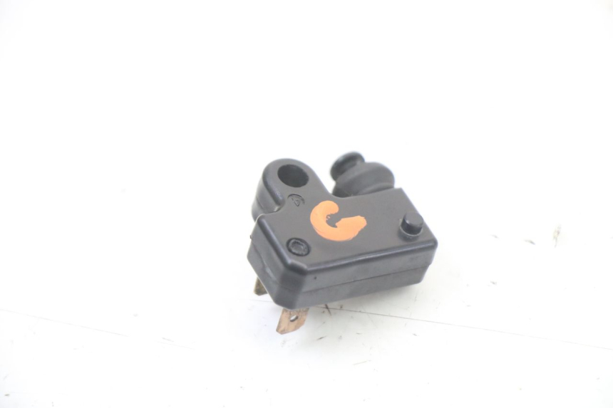 photo de CONTACTEUR FEU STOP GAUCHE YAMAHA YP T-MAX TMAX 530 (2017 - 2020) - Zoom état d’usage