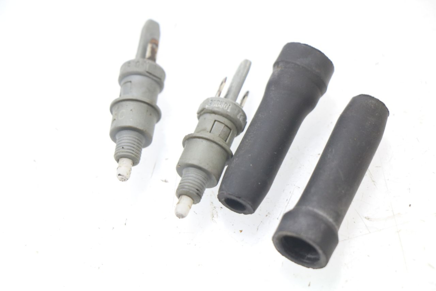 photo de CONTACTEUR FEU STOP PEUGEOT JET FORCE CARBU 50 (2003 - 2016) - Vue principale