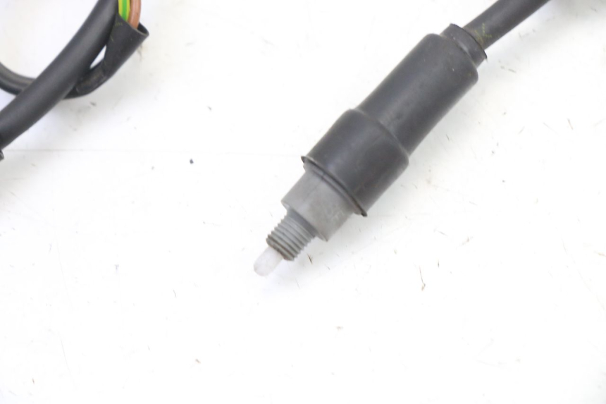 photo de CONTACTEUR FEU STOP YAMAHA JOG R 50 (2004 - 2014) - Zoom état d’usage