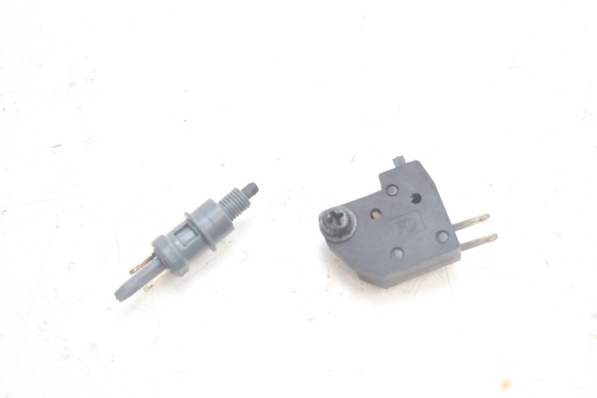 photo de CONTACTEUR FEU STOP PEUGEOT KISBEE 2T 50 (2010 - 2017) - Vue principale
