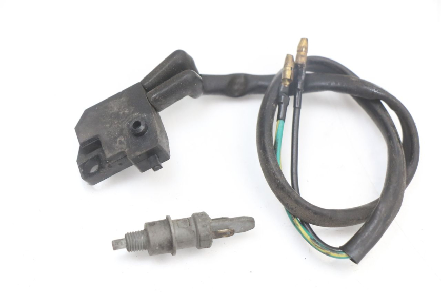 photo de CONTACTEUR FEU STOP PEUGEOT KISBEE 4T 50 (2018 - 2022) - Vue principale