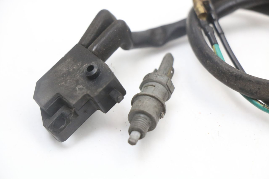 photo de CONTACTEUR FEU STOP PEUGEOT KISBEE 4T 50 (2018 - 2022) - Détail de la pièce