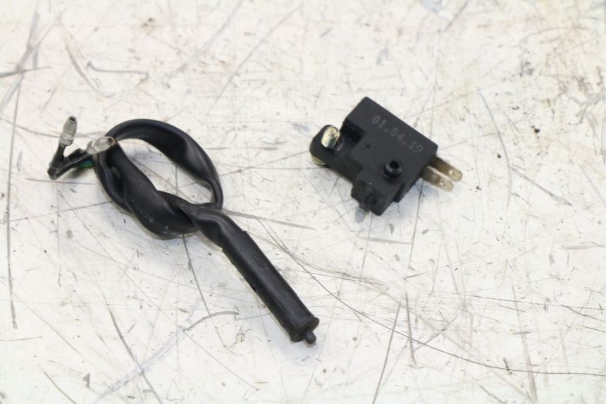 photo de CONTACTEUR FEU STOP KYMCO AGILITY RS 4T 50 (2009 - 2013) - Vue principale