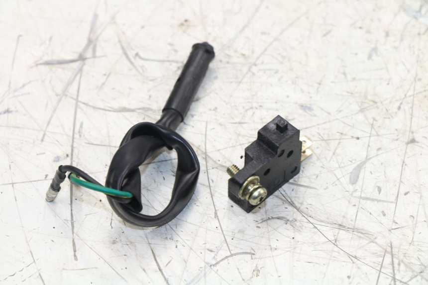 photo de CONTACTEUR FEU STOP KYMCO AGILITY RS 4T 50 (2009 - 2013) - Zoom état d’usage