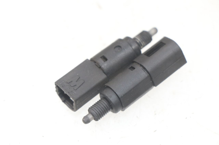 photo de CONTACTEUR FEU STOP PIAGGIO LIBERTY 4T 50 (2009 - 2015) - Vue principale