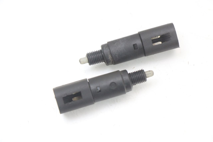 photo de CONTACTEUR FEU STOP PIAGGIO LIBERTY 4T 50 (2004 - 2008) - Vue principale