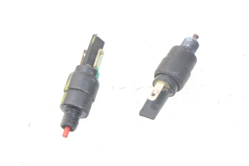 photo de CONTACTEUR FEU STOP PIAGGIO LIBERTY IGET 4T 50 (2015 - 2020) - Détail de la pièce