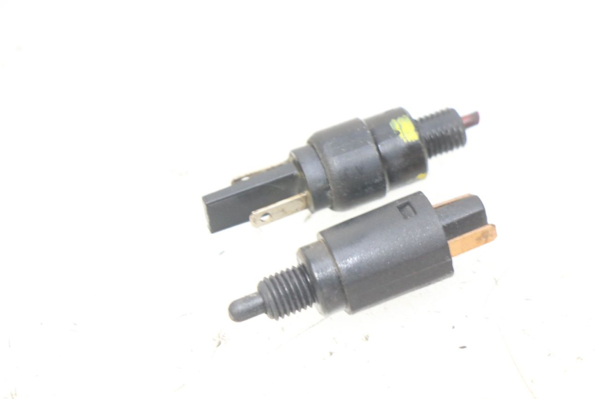 photo de CONTACTEUR FEU STOP PIAGGIO LIBERTY IGET S 125 (2016 - 2020) - Vue principale