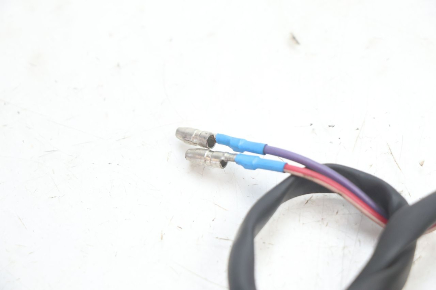 photo de CONTACTEUR FEU STOP LONGJIA LJ50QT 8M 2T 50 (2010 - 2017) - Gros plan technique