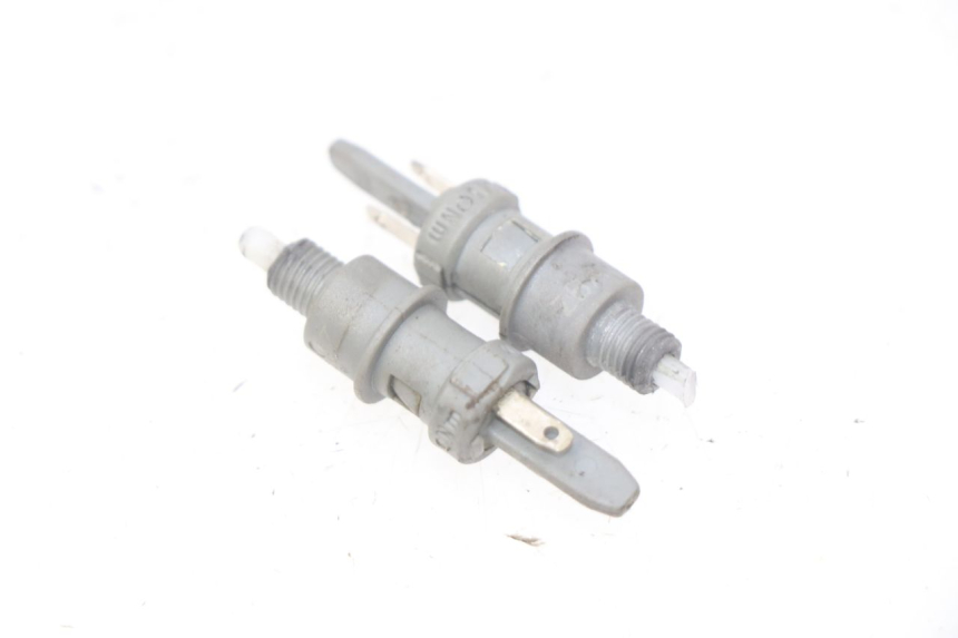 photo de CONTACTEUR FEU STOP PEUGEOT LUDIX 2 PRO 4T 50 (2008 - 2013) - Détail de la pièce