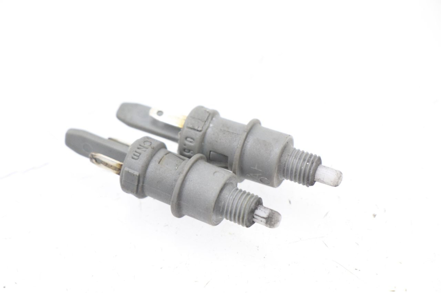 photo de CONTACTEUR FEU STOP PEUGEOT LUDIX 50 (2005 - 2007) - Vue principale