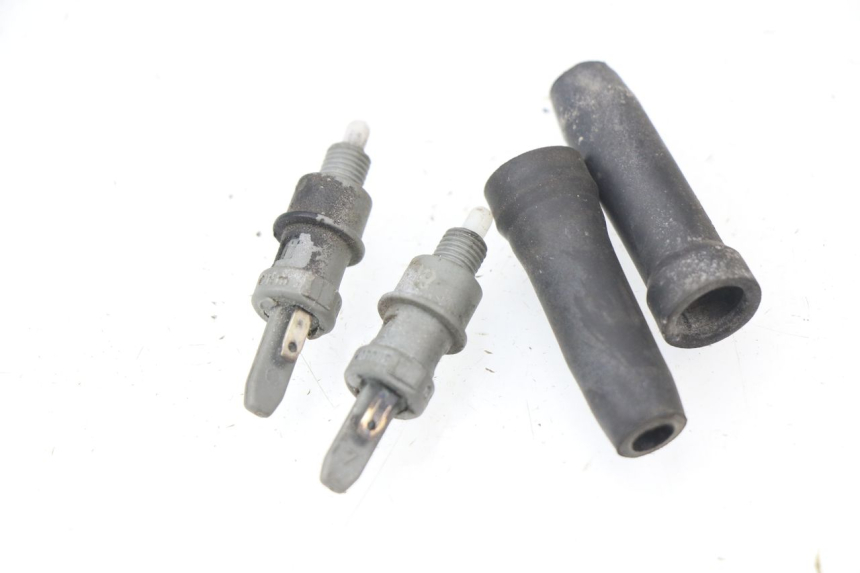 photo de CONTACTEUR FEU STOP PEUGEOT LUDIX 50 (2005 - 2007) - Détail de la pièce