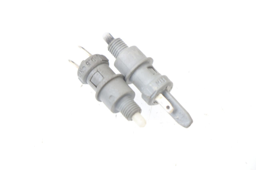 photo de CONTACTEUR FEU STOP PEUGEOT LUDIX 50 (2008 - 2017) - Vue principale