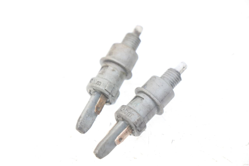 photo de CONTACTEUR FEU STOP PEUGEOT LUDIX 50 (2005 - 2007) - Détail de la pièce