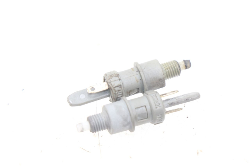 photo de CONTACTEUR FEU STOP PEUGEOT LUDIX 50 (2008 - 2017) - Détail de la pièce