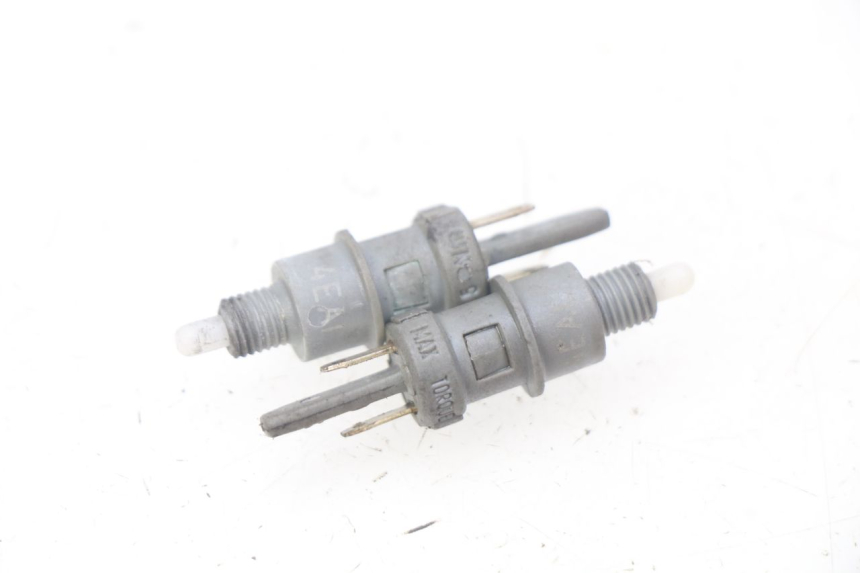 photo de CONTACTEUR FEU STOP PEUGEOT LUDIX 50 (2005 - 2007) - Vue principale