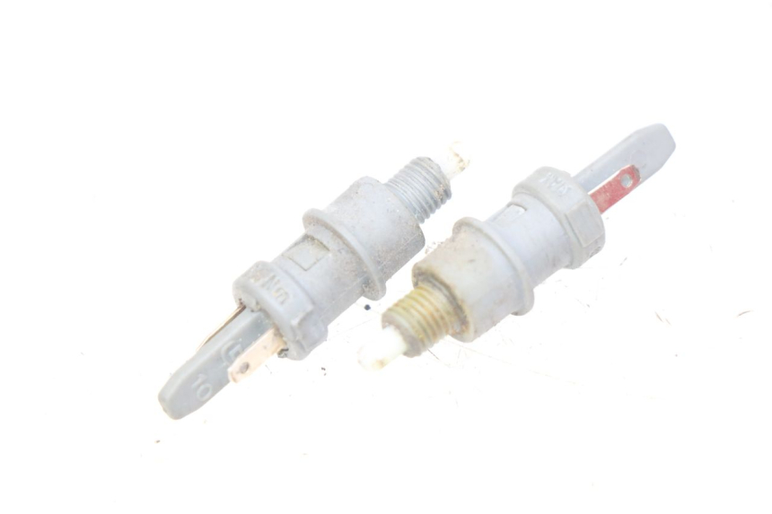 photo de CONTACTEUR FEU STOP PEUGEOT LUDIX 50 (2008 - 2017) - Détail de la pièce