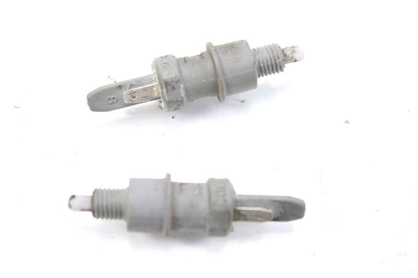 photo de CONTACTEUR FEU STOP PEUGEOT LUDIX 50 (2008 - 2017) - Détail de la pièce