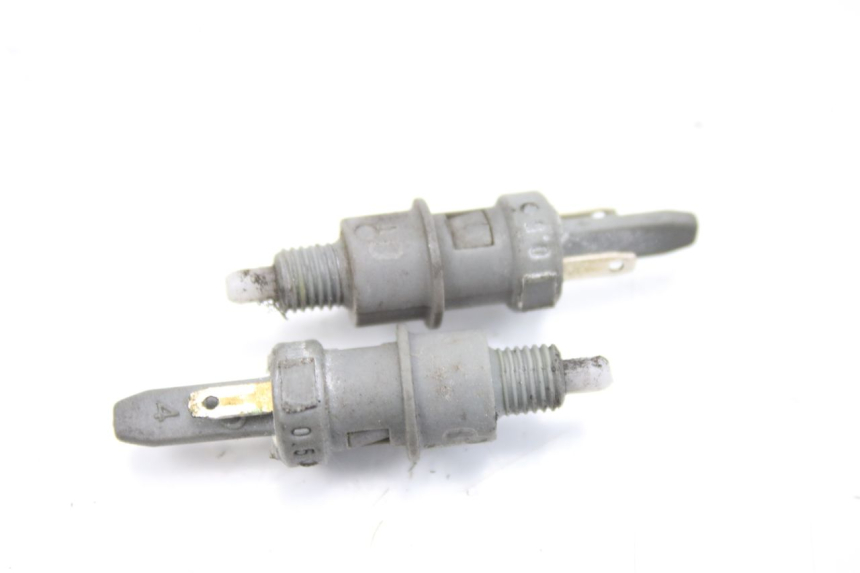 photo de CONTACTEUR FEU STOP PEUGEOT LUDIX 50 (2008 - 2017) - Autre angle de vue