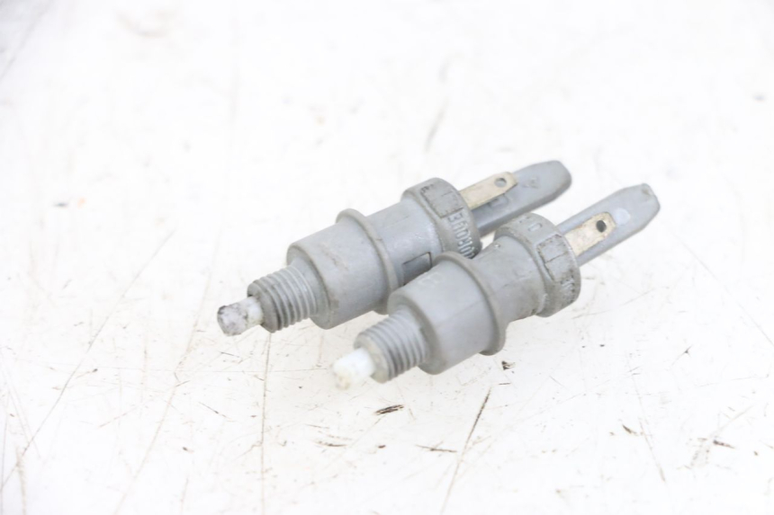 photo de CONTACTEUR FEU STOP PEUGEOT LUDIX 50 (2008 - 2017) - Zoom état d’usage