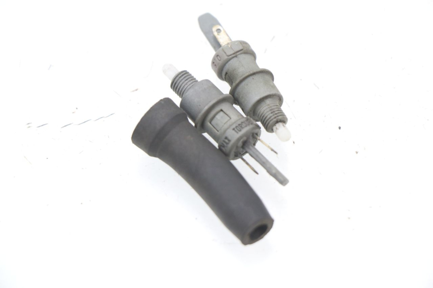 photo de CONTACTEUR FEU STOP PEUGEOT LUDIX ONE 50 (2005 - 2008) - Détail de la pièce