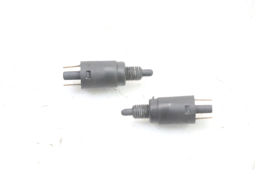 photo de CONTACTEUR FEU STOP MBK BOOSTER NEXT GENERATION 50 (1995 - 1998) - Zoom état d’usage