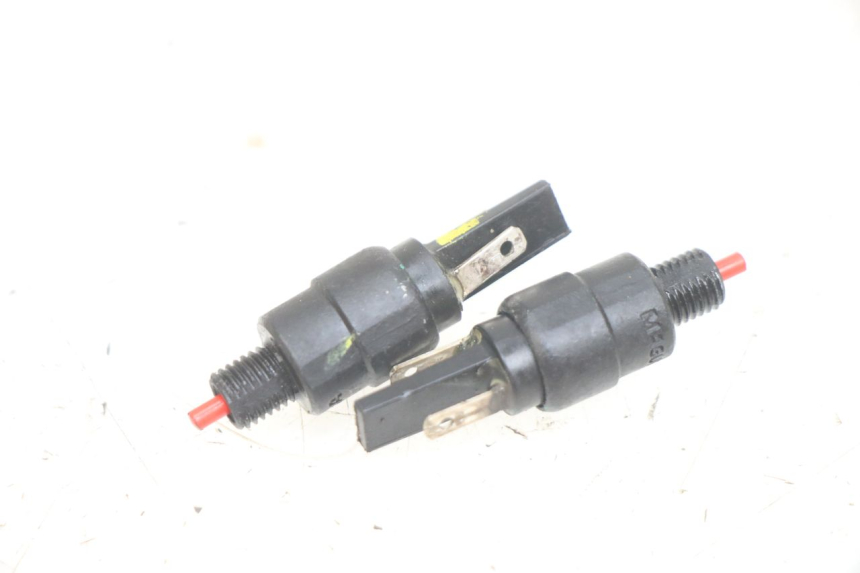 photo de CONTACTEUR FEU STOP PIAGGIO MEDLEY 125 (2016 - 2023) - Vue principale