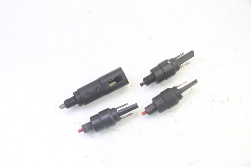 photo de CONTACTEUR FEU STOP PIAGGIO MP3 LT 300 (2010 - 2016) - Vue principale