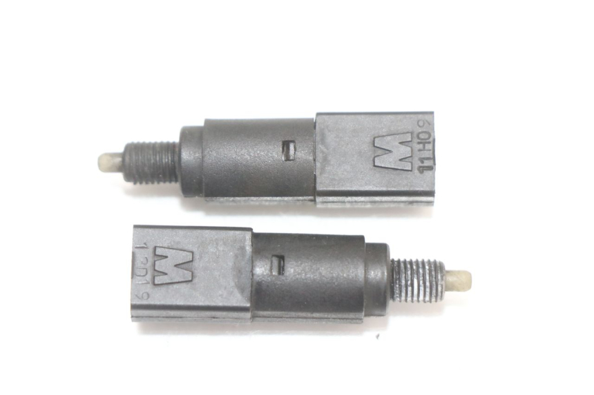 photo de CONTACTEUR FEU STOP PIAGGIO MP3 125 (2006 - 2014) - Détail de la pièce