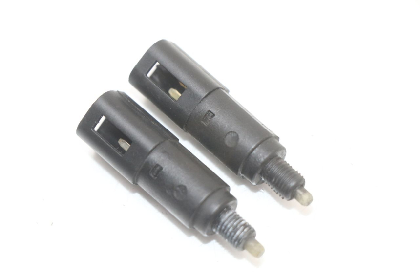 photo de CONTACTEUR FEU STOP PIAGGIO MP3 125 (2006 - 2014) - Zoom état d’usage