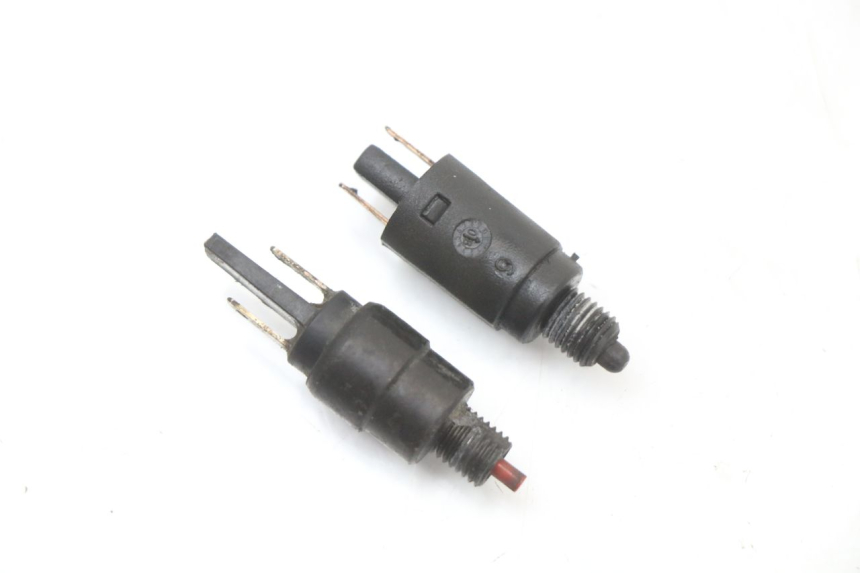 photo de CONTACTEUR FEU STOP PIAGGIO MP3 500 (2011 - 2015) - Zoom état d’usage