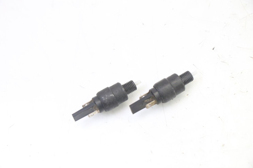 photo de CONTACTEUR FEU STOP PIAGGIO MP3 RL 250 (2006 - 2010) - Zoom état d’usage