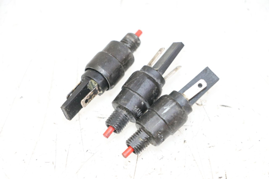 photo de CONTACTEUR FEU STOP PIAGGIO MP3 500 (2011 - 2015) - Vue principale