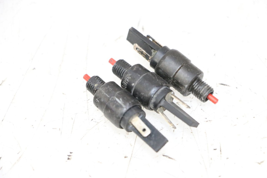 photo de CONTACTEUR FEU STOP PIAGGIO MP3 500 (2011 - 2015) - Détail de la pièce