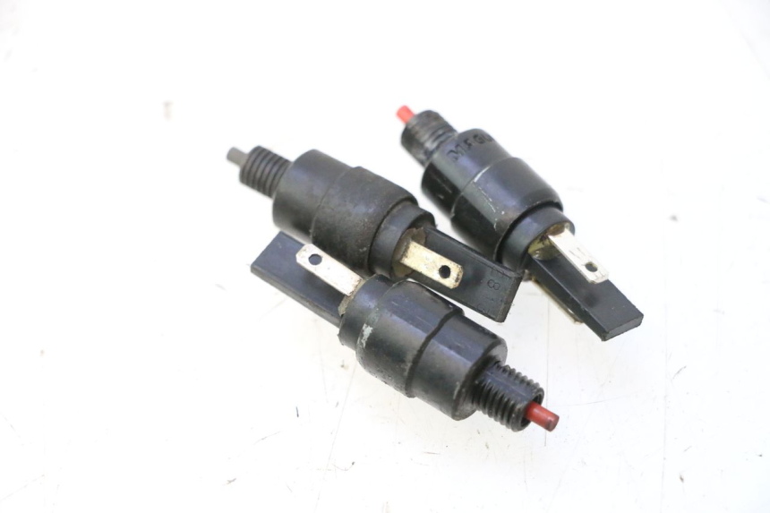 photo de CONTACTEUR FEU STOP PIAGGIO MP3 500 (2011 - 2015) - Détail de la pièce