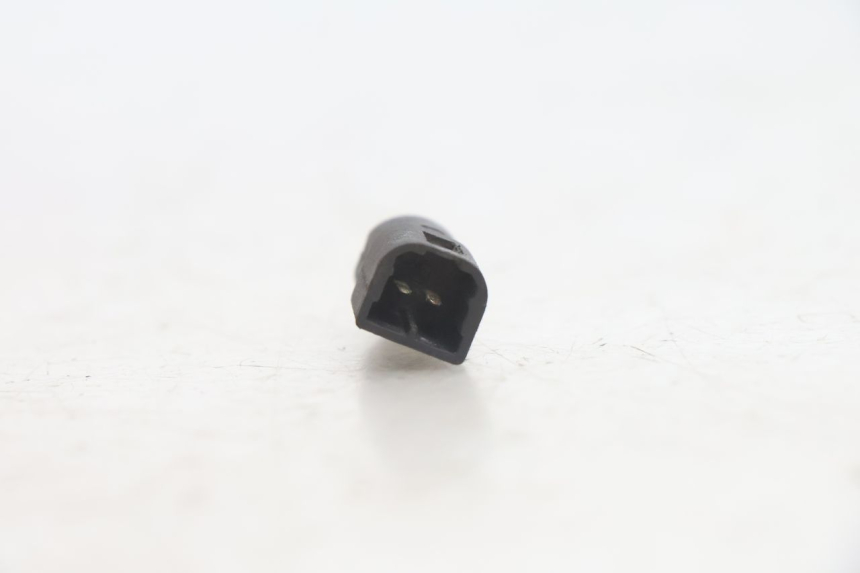photo de CONTACTEUR FEU STOP PIAGGIO MP3 500 (2016 - 2018) - Autre angle de vue