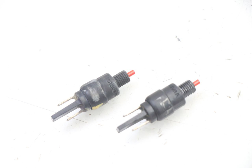 photo de CONTACTEUR FEU STOP PIAGGIO NEW TYPHOON 50 (2018 - 2021) - Zoom état d’usage