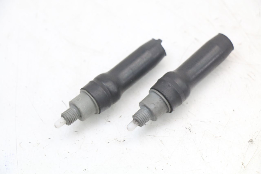 photo de CONTACTEUR FEU STOP PEUGEOT ELYSTAR 50 (2002 - 2014) - Détail de la pièce