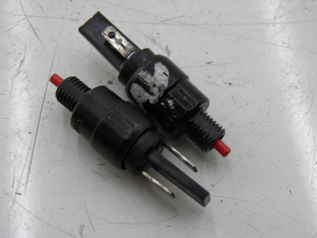 photo de CONTACTEUR FEU STOP PIAGGIO XEVO - X EVO 125 (2010 - 2015) - Vue principale