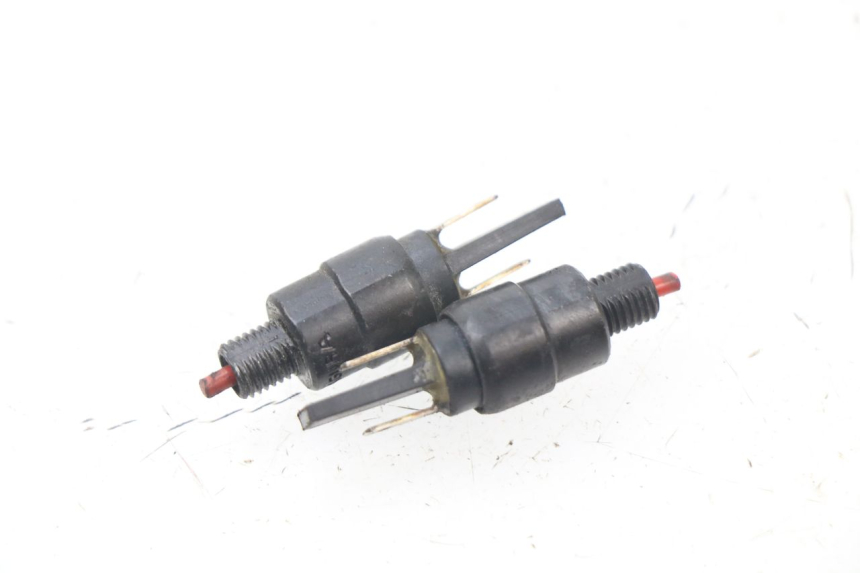 photo de CONTACTEUR FEU STOP PIAGGIO PRIMAVERA 125 (2013 - 2021) - Vue principale