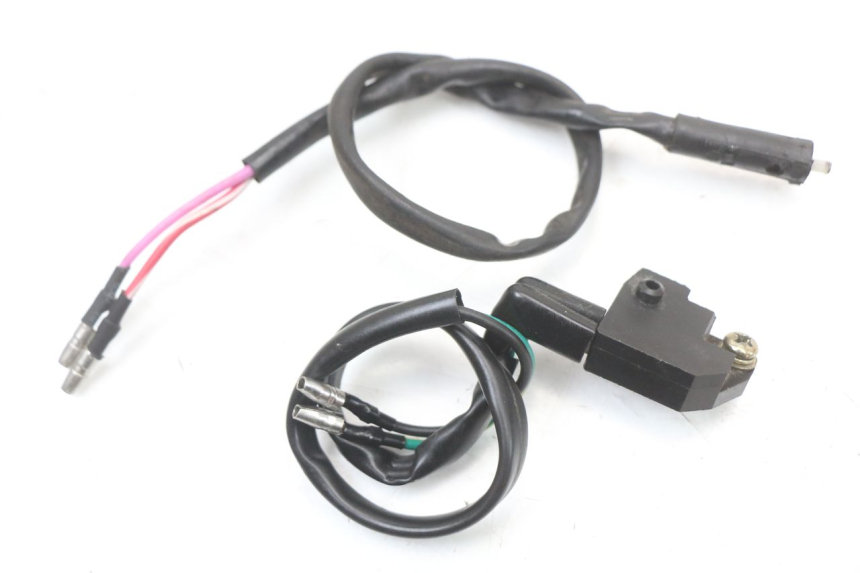 photo de CONTACTEUR FEU STOP TNT MOTOR ROMA 10' 4T 50 (2019 - 2022) - Détail de la pièce