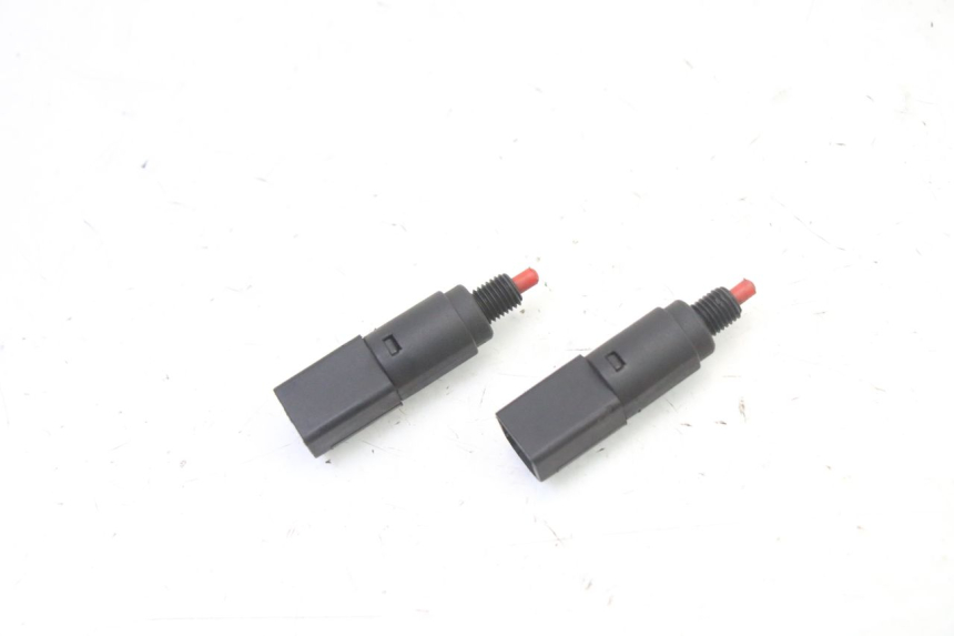 photo de CONTACTEUR FEU STOP GILERA RUNNER SL 50 (2006 - 2009) - Zoom état d’usage